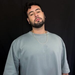 B.i.g Tee